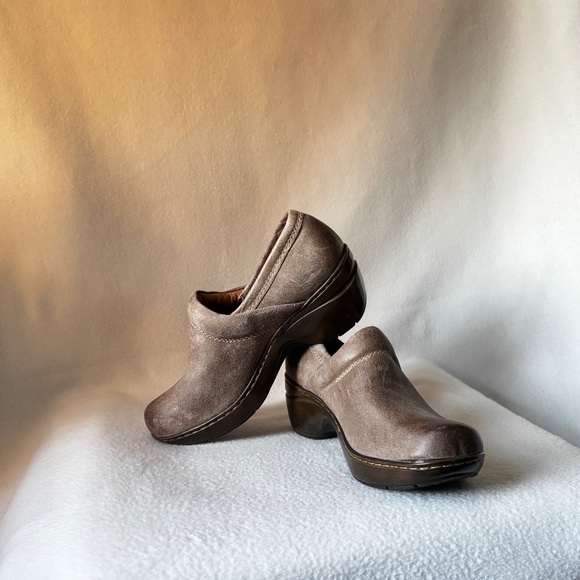 Sofft Women’s Size 7 Leather Beige Clogs - Picture 1 of 16